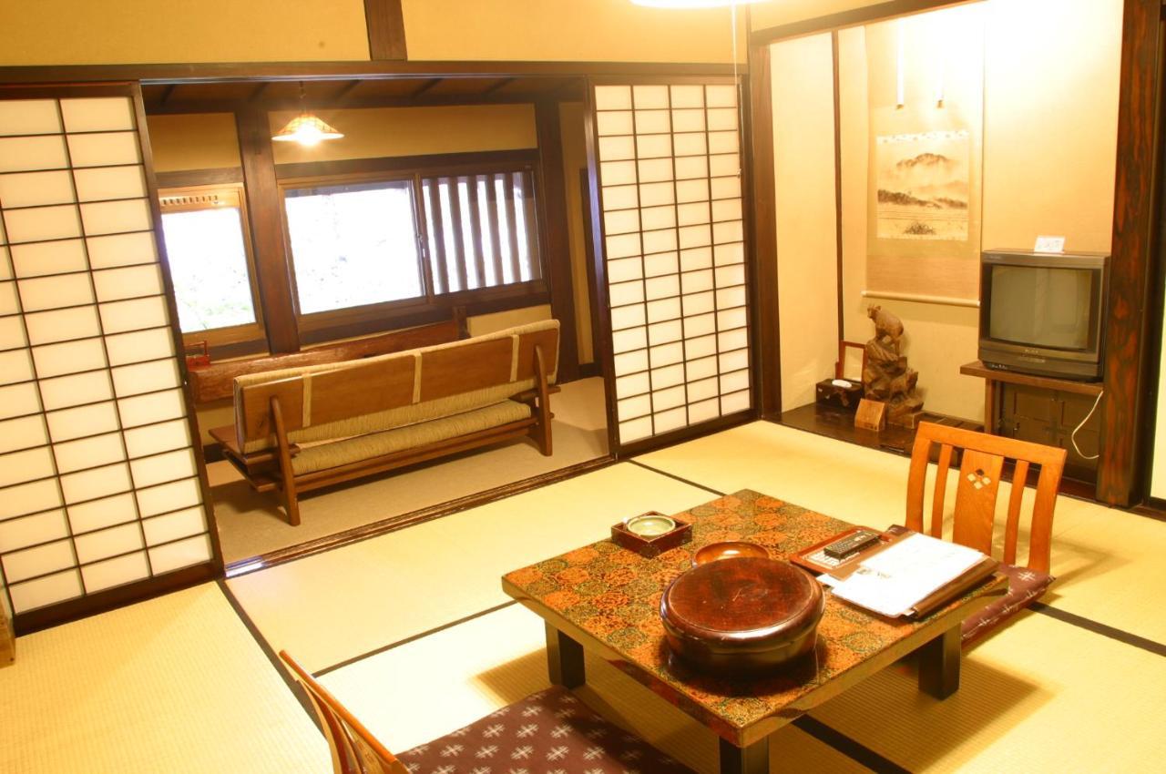 Yumoto Choza Hotel ทาคายาม่า ภายนอก รูปภาพ